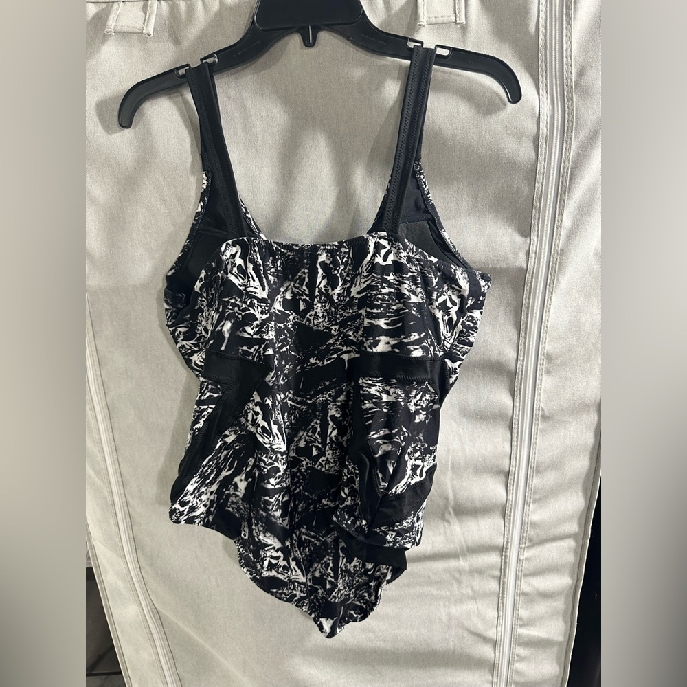 Robyn Lawley Mesh One Piece Swimsuit Black White Padded US 18 D/DD - Picture 7 of 8